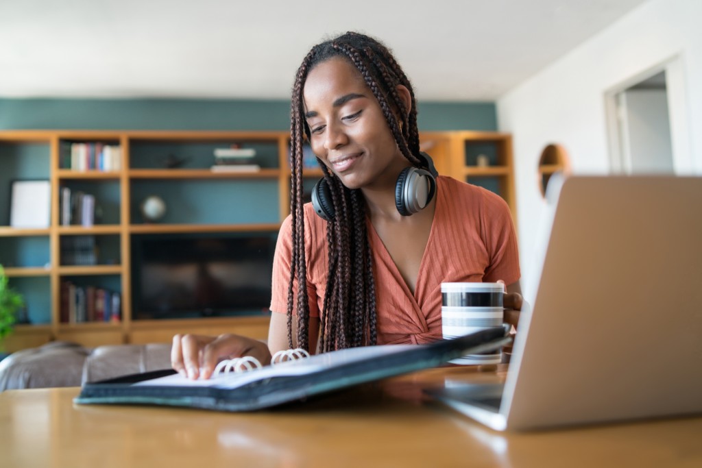 Criminal Justice Student attending online class from home